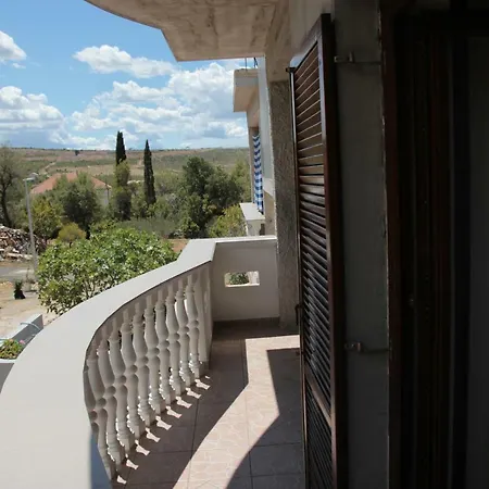 Irina * 洛瓦尼斯卡